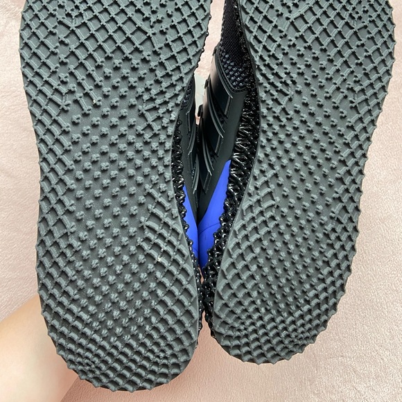 Ultraboost 4D adidas sneaker size 9.5 NEW main image 6